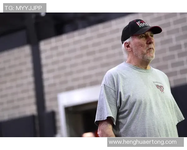 马刺主帅波波维奇再度荣膺年度最佳教练荣誉，执教传奇续写新篇章